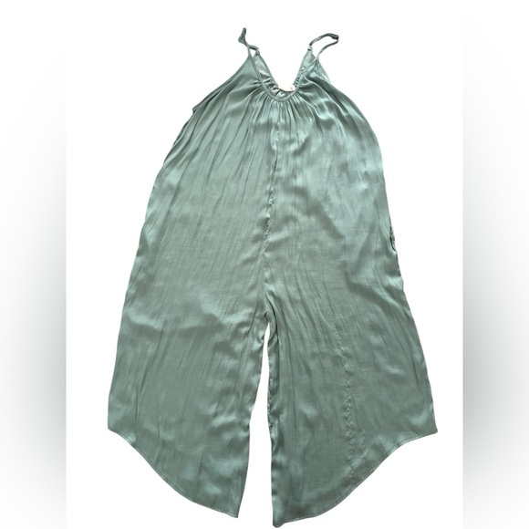 Millibon Sage Green Gathered Top - Picture 3 of 5